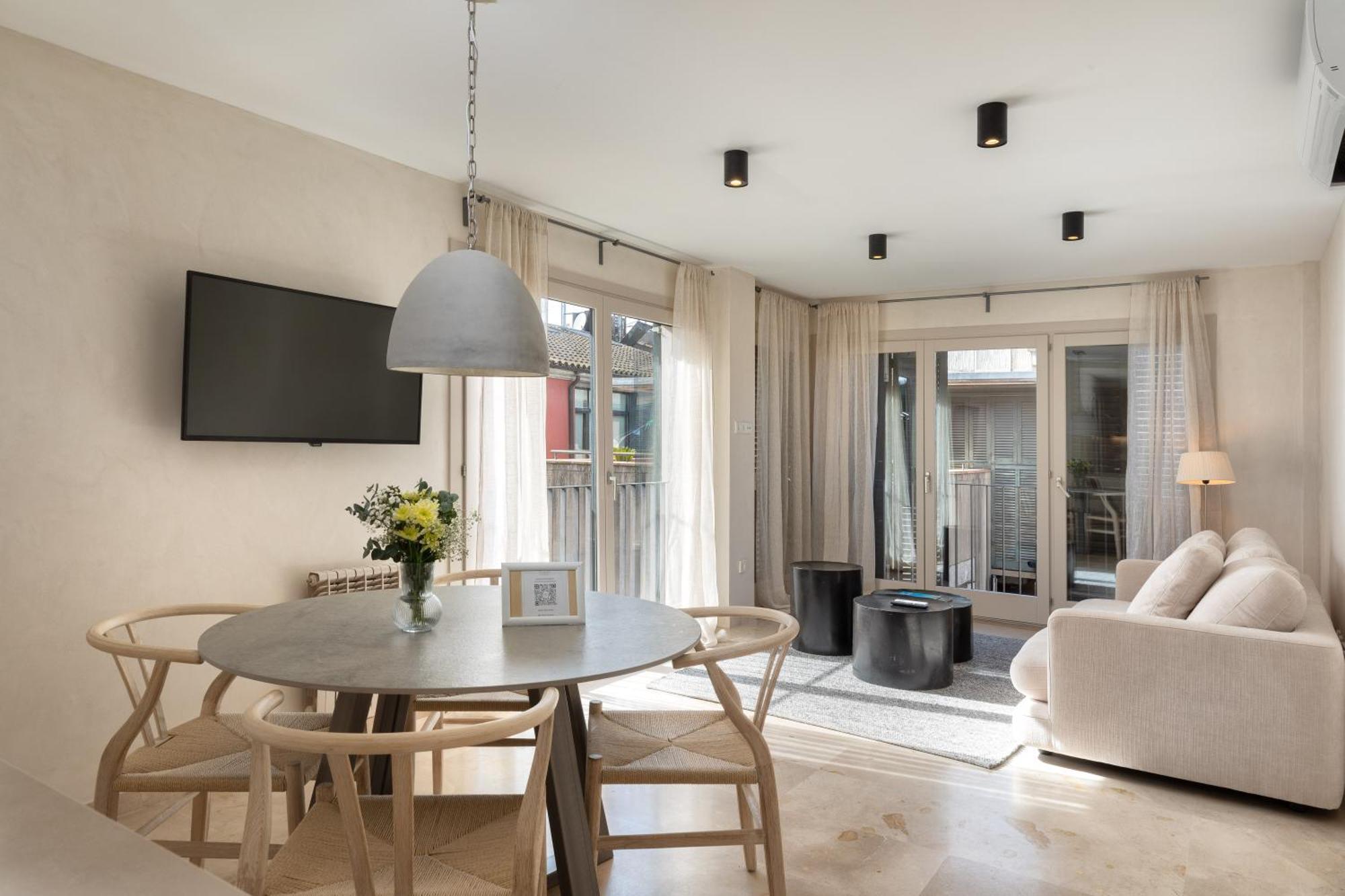 Flateli Pou Rodo 3 Apartment ชีโรนา ภายนอก รูปภาพ
